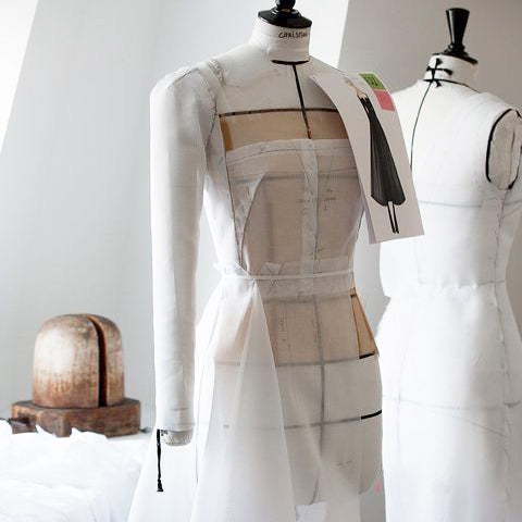 Le sur-mesure : l’ultime luxe d’une garde-robe unique